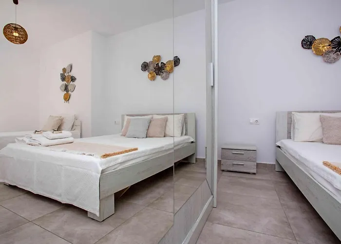 Sunlight Seaview Alina & Cathrin My Journey Ornos (Mykonos)